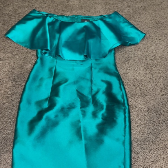 Adriana Papell green off the shoulder‎ ruffle dress size 4 - Picture 1 of 8